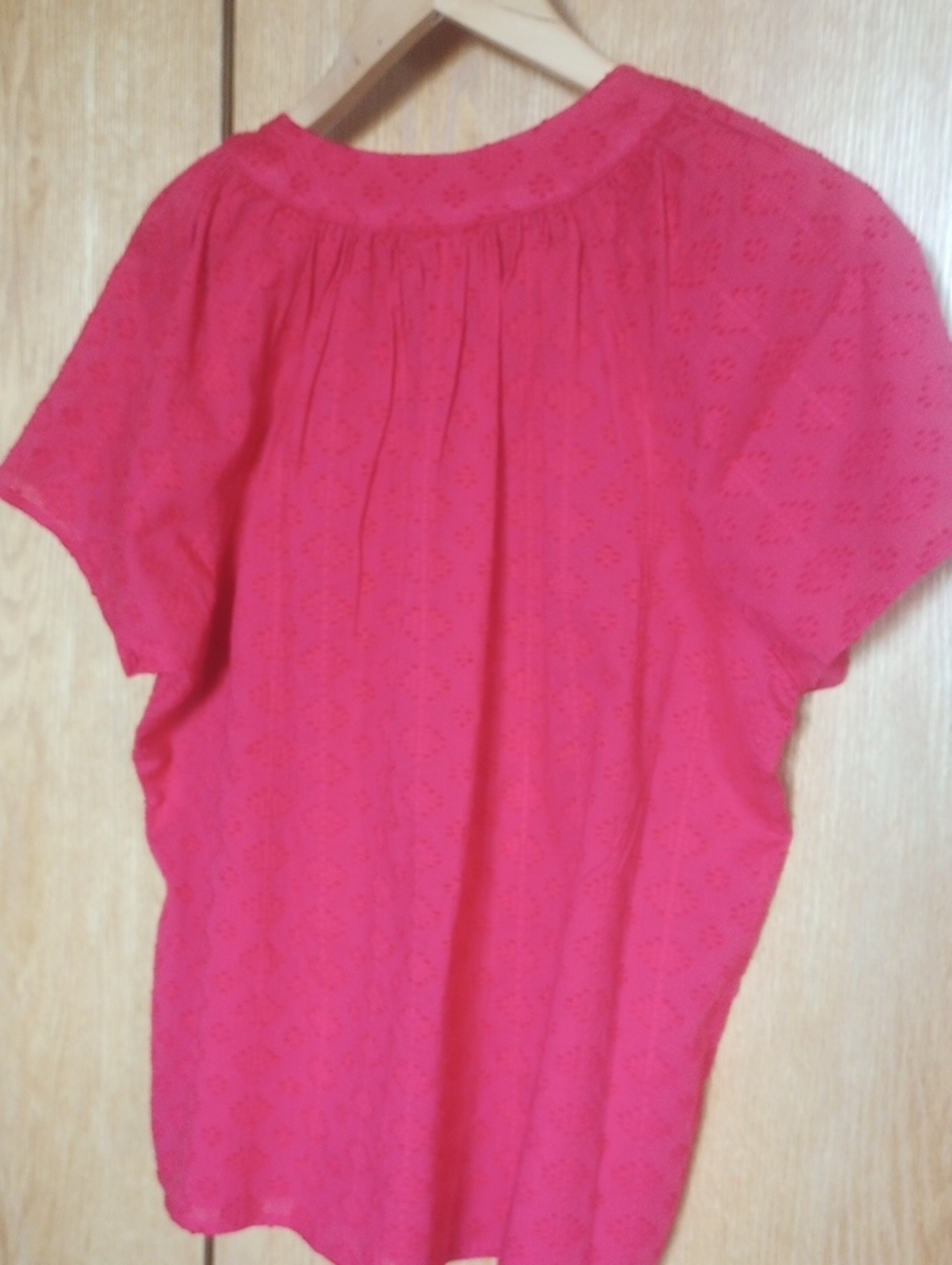 Red Cotton Textured Top - Picture 4 of 8